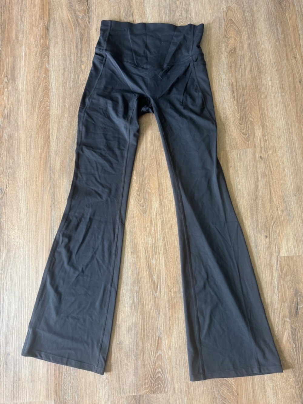 HALARA Black High-Waist Flared Leggings
